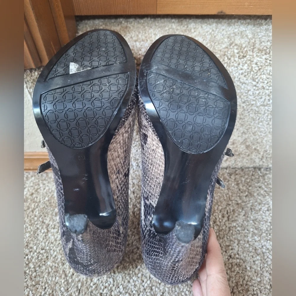 NINE WEST Mary Jane Snake Print Platform Heels Womens Size 6M